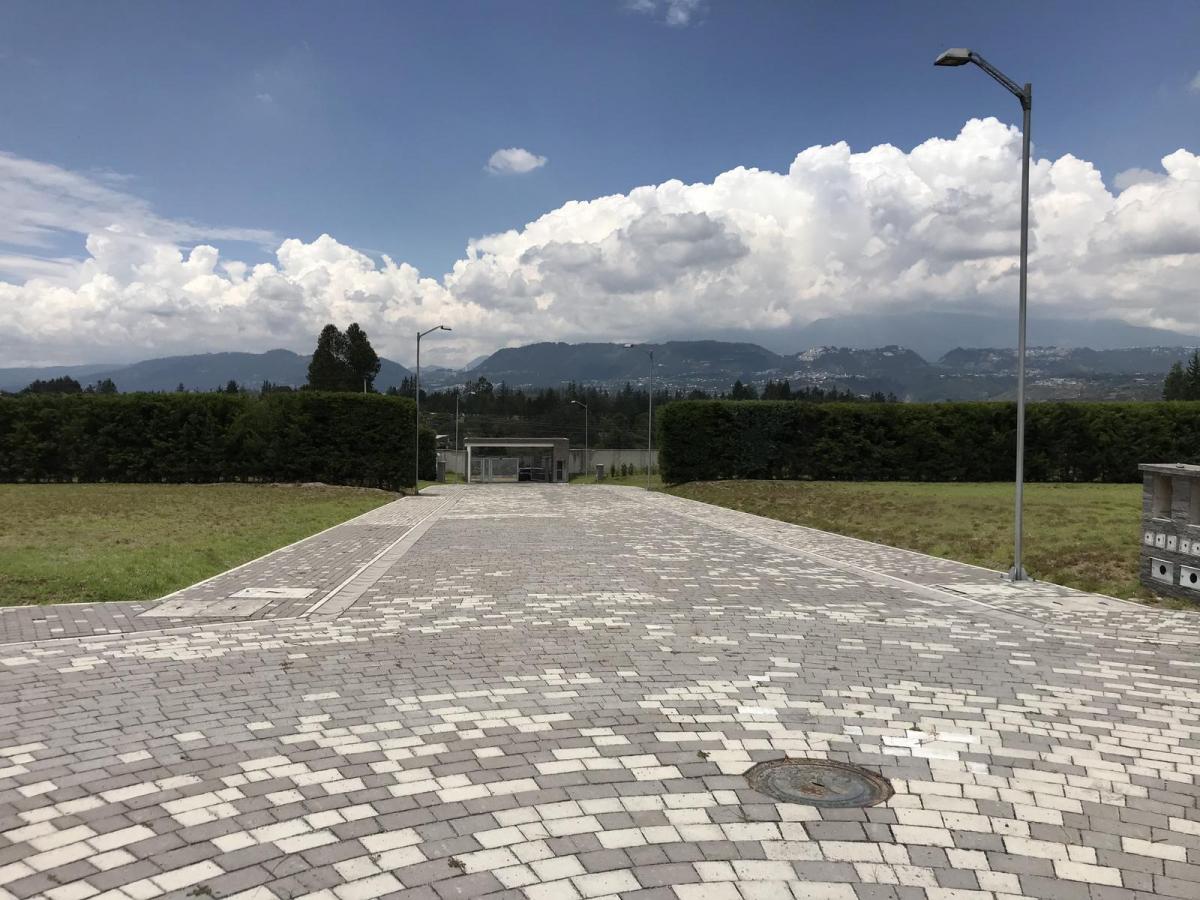 Terreno de Venta Ubicado Dentro de Urbanización, Atrás de Arrayanes, Oportunidad — imagen 3