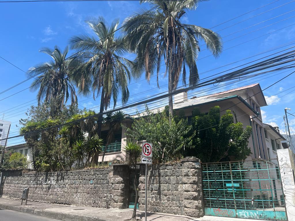 Terreno de Venta en La 6 de Diciembre, 1111 m² Casa de 1587 m² de Construcción, Sector Multicentro — imagen 3