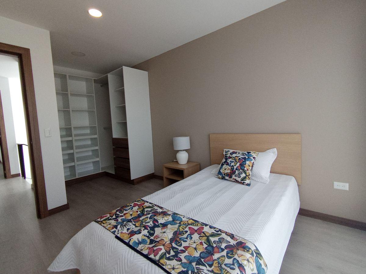 Casa de 3 Dorm. con Jardín Privado en Terralta, Tumbaco – Alta Gama — imagen 3