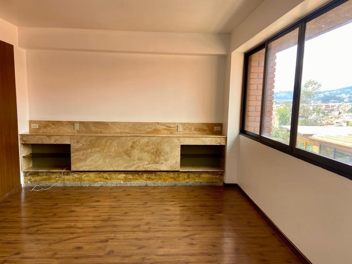 Penhouse Duplex, con Terraza. Ordonez Lasso, Azuay — imagen 3