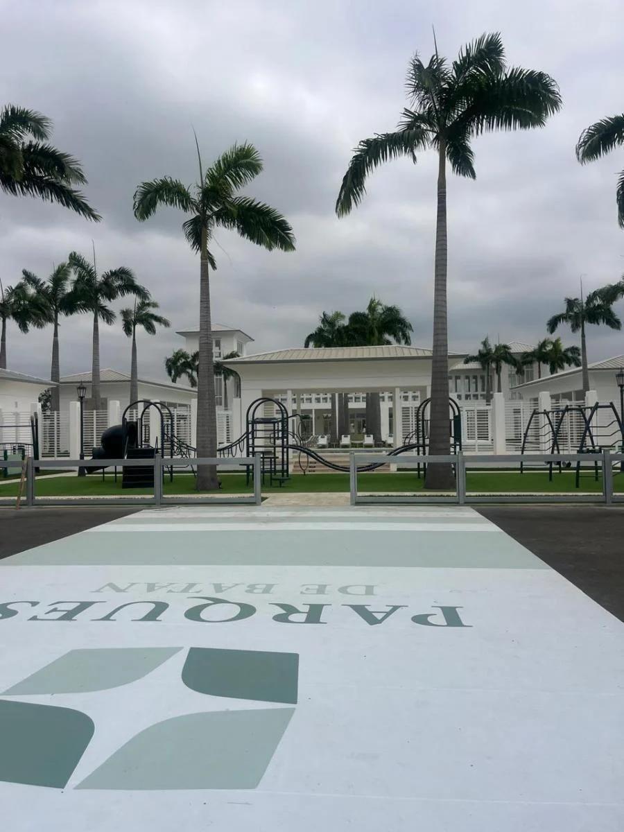 Samborondón Km 8 Urbanización Parques de Batan Terrenos Al Lago en Venta, Guayas — imagen 4