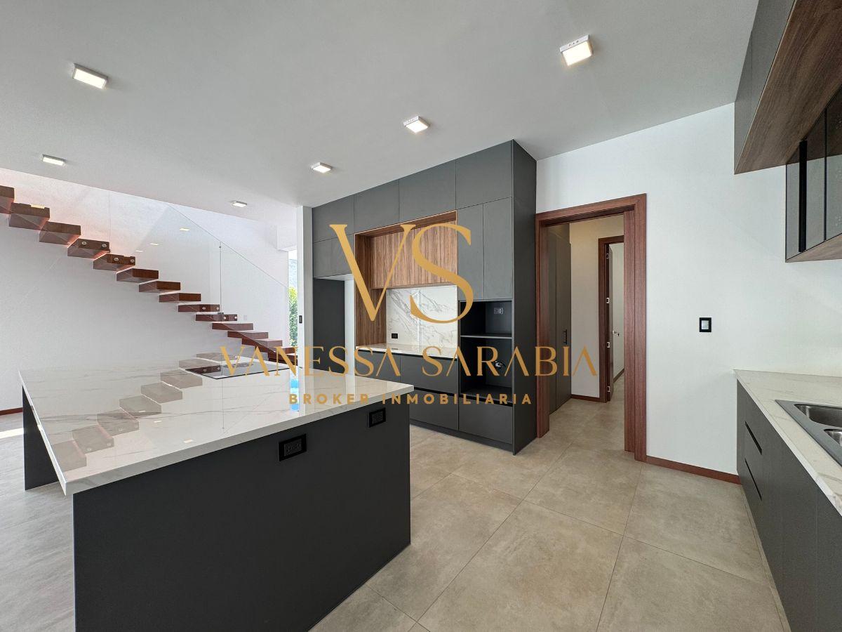 Vendo Casa Nueva por Estrenar en Tumbaco, Quito - Ecuador — imagen 3