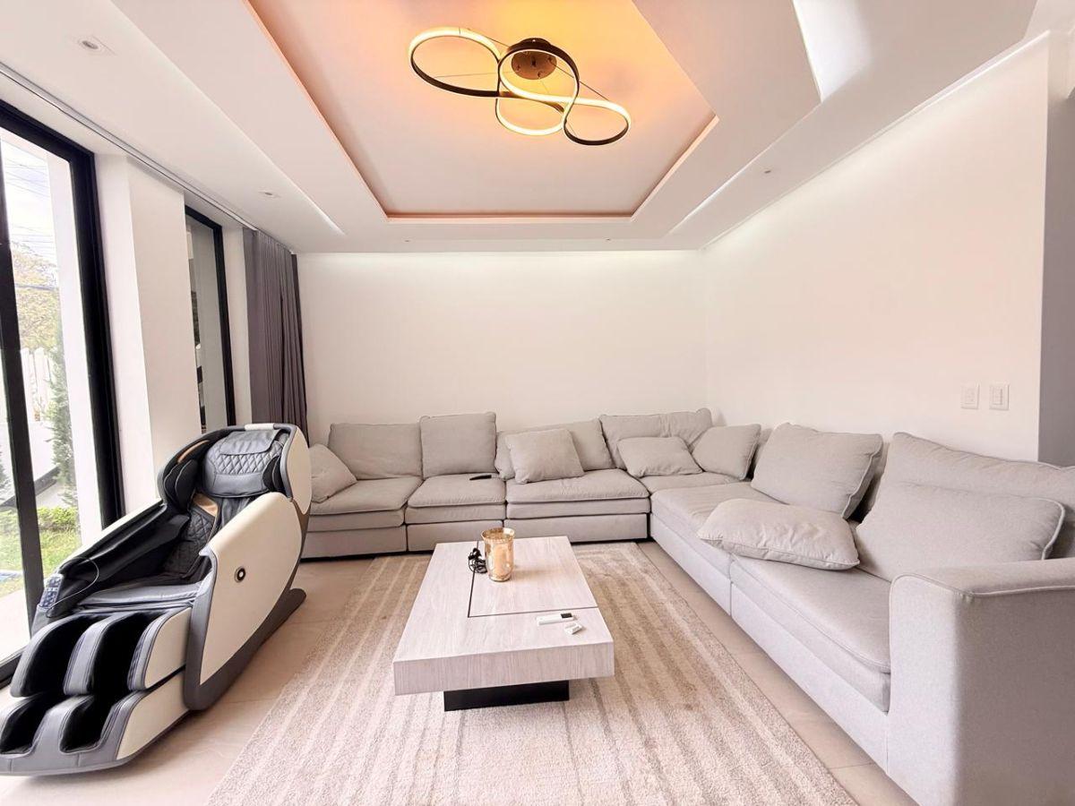 Hermosa Casa Remodelada Moderna de Venta en Cumbayá! — imagen 3