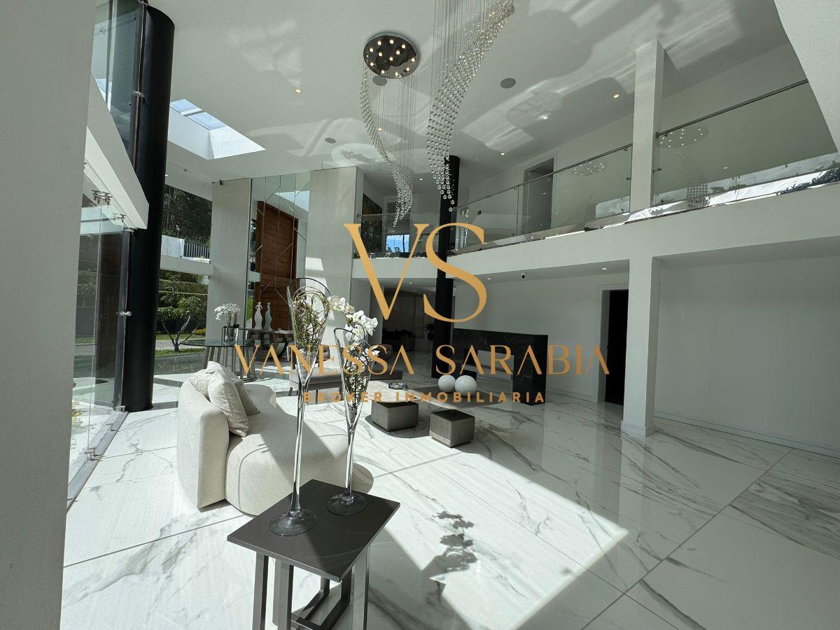 Vendo Casa Exclusiva en Iñaquito Alto, Ubicada Dentro de Urbanización Privada en Quito – Ecuador — imagen 5