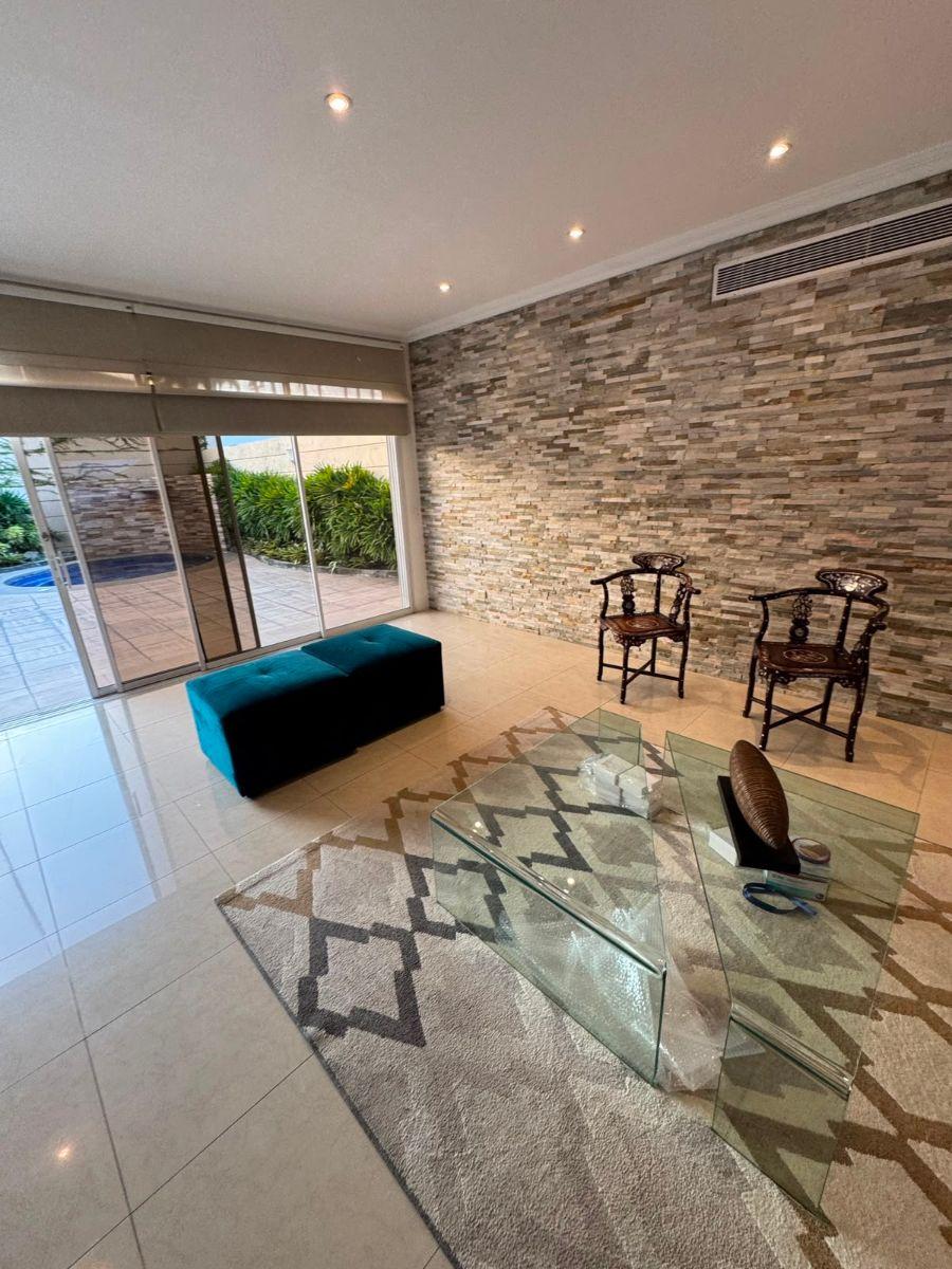 Casa de 500 m² con 4 Habitaciones en Venta en Samborondón Mas Jacuzzi, Guayas — imagen 9