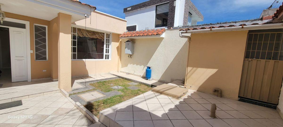 Casa en Venta con 3 Dorm. y Terreno en Lumbisi — imagen 9
