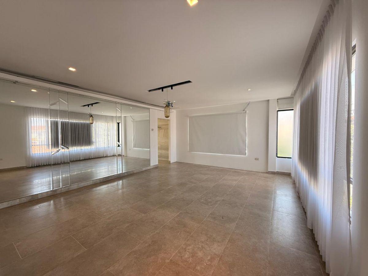 Exclusiva Residencia de Lujo en Estancias del Río – Samborondón, Guayas — imagen 8