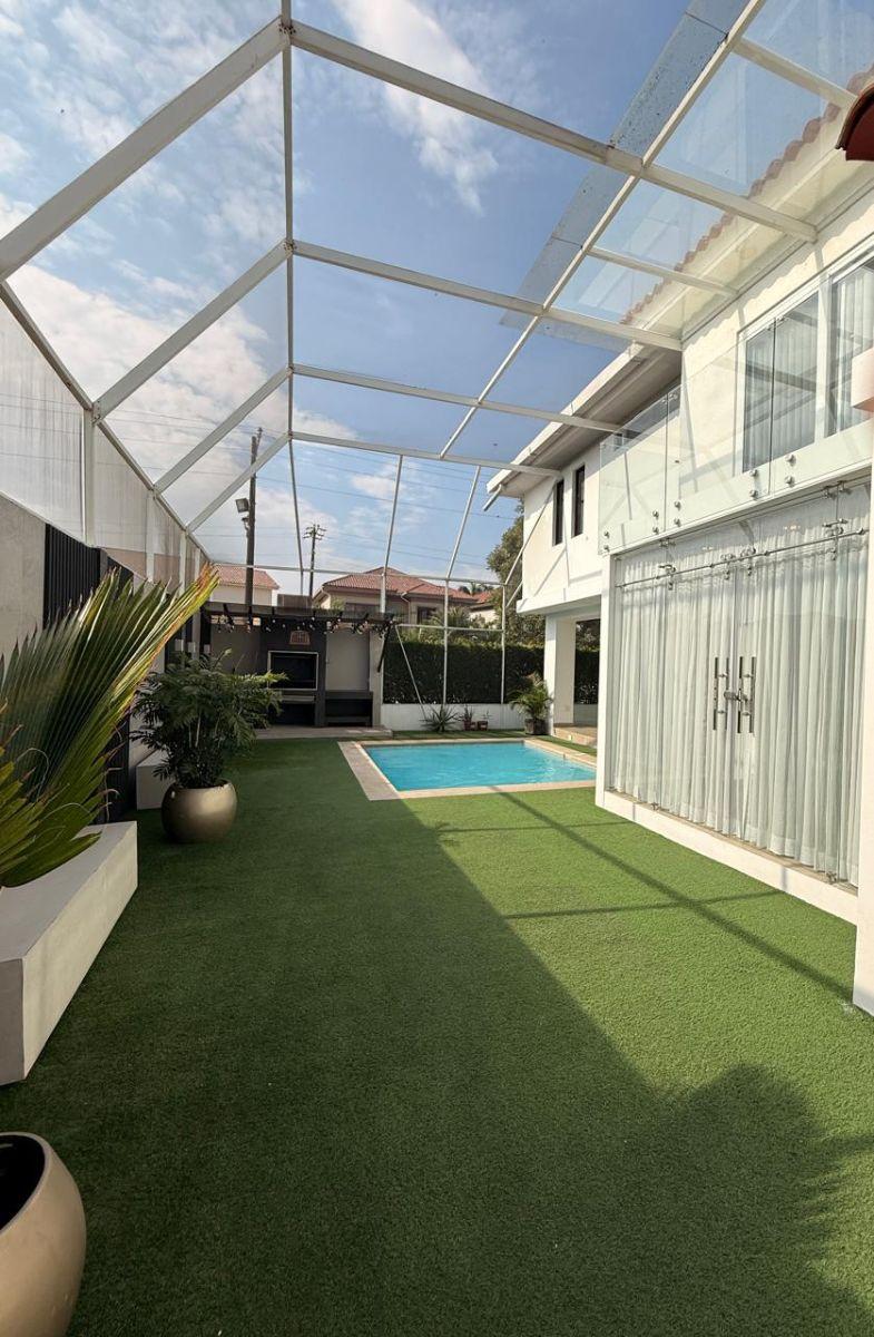 Exclusiva Residencia de Lujo en Estancias del Río – Samborondón, Guayas — imagen 3