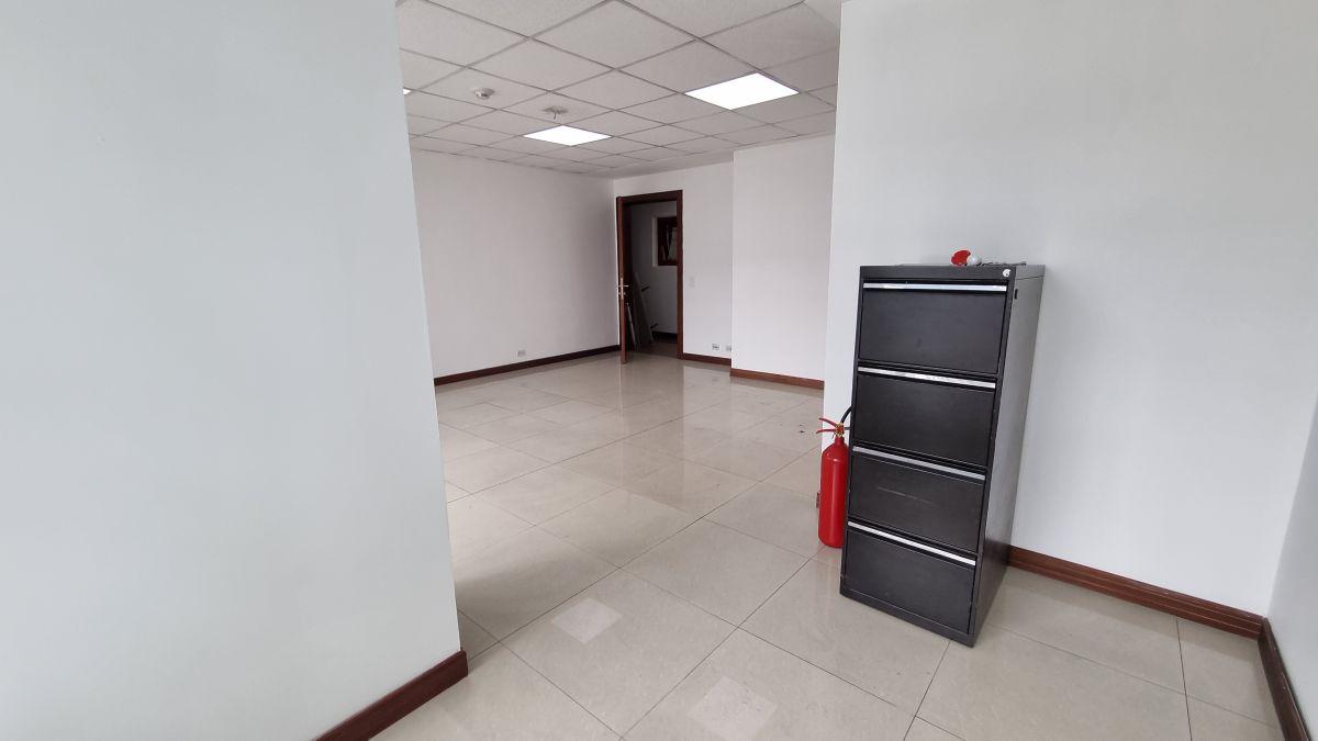 Eno - Oficina Comercial de 38.90 m² en Venta en Centro Norte, Carolina. Provincia de Pichincha — imagen 5