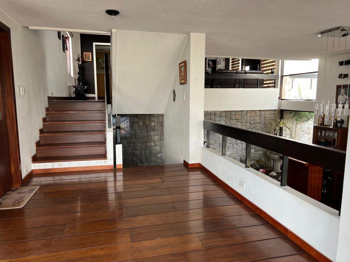 Casa Unifamiliar de 4hab de 3 Niveles en La Granda Centeno — imagen 5