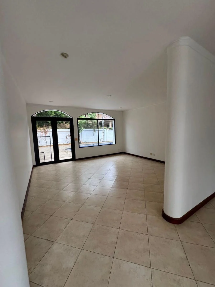 Casa de 600 m² con 4 Dorm. en Venta en Samborondón, Primeros Kilom, Guayas — imagen 8