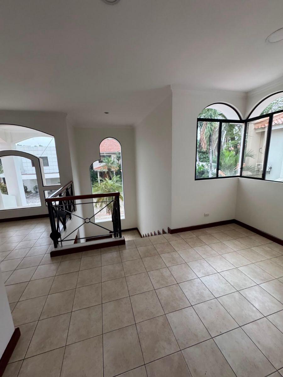 Casa de 600 m² con 4 Dorm. en Venta en Samborondón, Primeros Kilom, Guayas — imagen 7