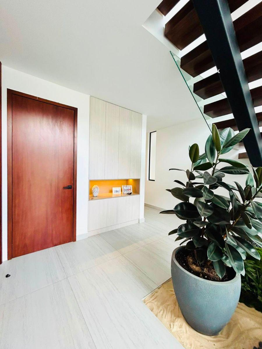 Casa No Adosada de 208 m² y 95 m² de Jardín de Venta en Cumbayá — imagen 10