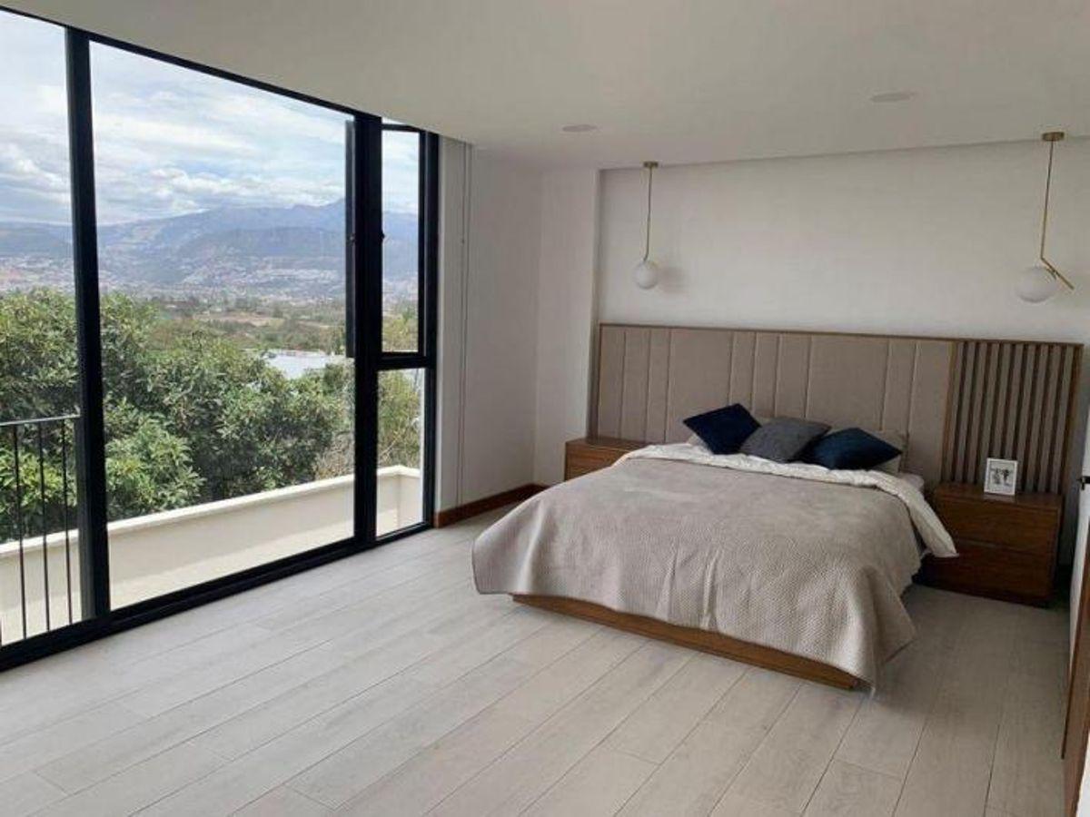 Vendo Hermosa Casa en El Mejor Sector de Tumbaco — imagen 4