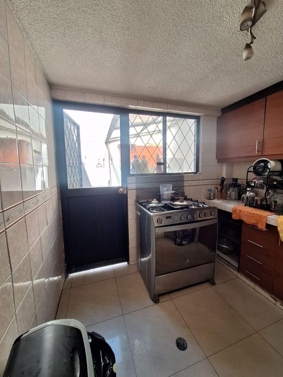 Vendo Casa en Conjunto Las Peñas Conocoto — imagen 6