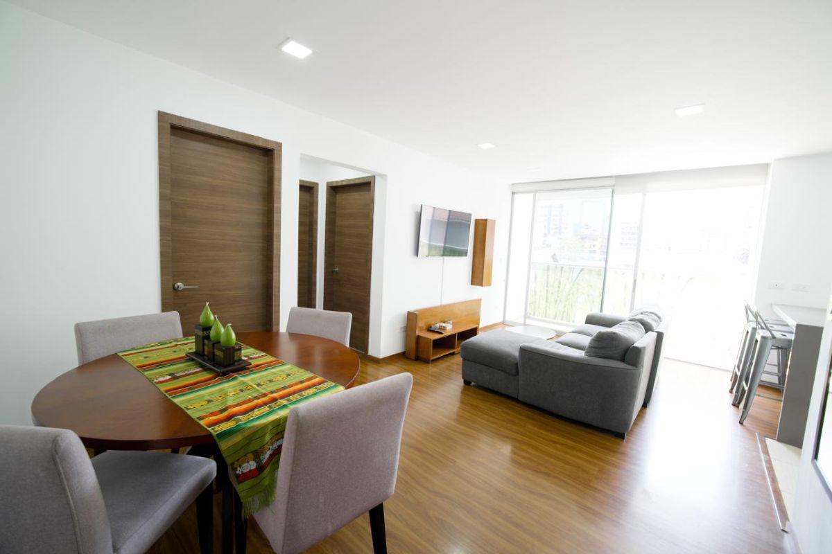 Moderno Departamento en La Carolina: 2 Hab, Balcón y Doble Parqueadero en $ — imagen 3