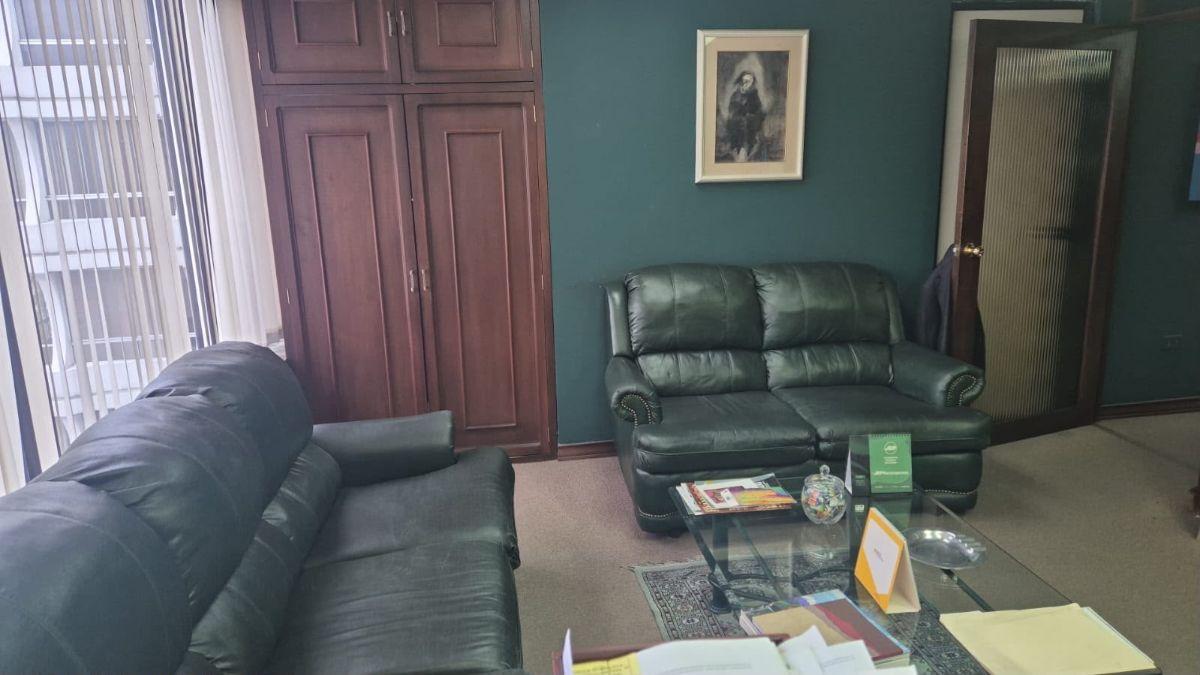 Vendo Ofiina de 75 m, Colon y Amazonas $50000, Dos Baños — imagen 6