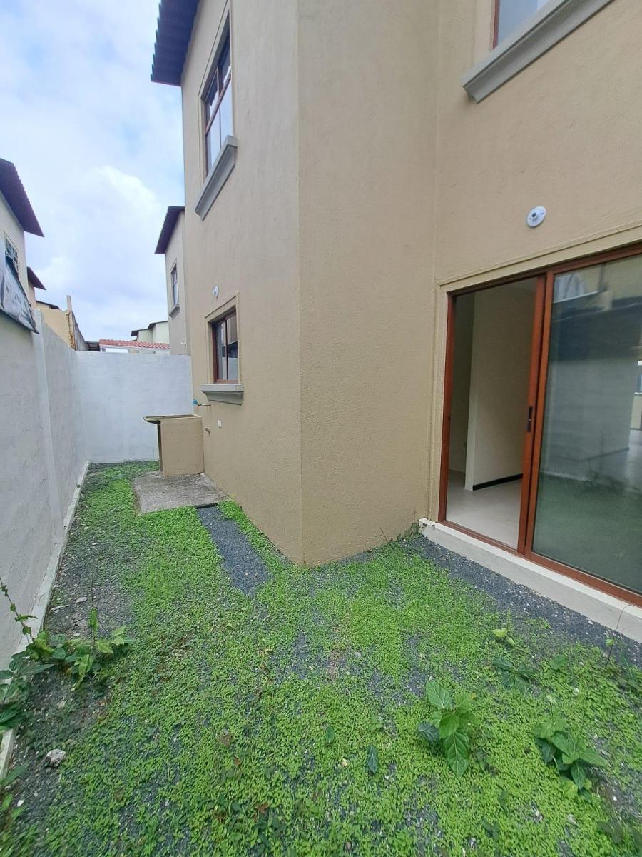 Casa de Estreno en Urbanización La Rioja - Etapa Bolonia - 4 Dorm. (W. Y), Guayas — imagen 6