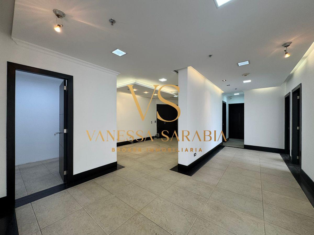 Oficina Comercial de 176 m² en Venta en La Carolina — imagen 9
