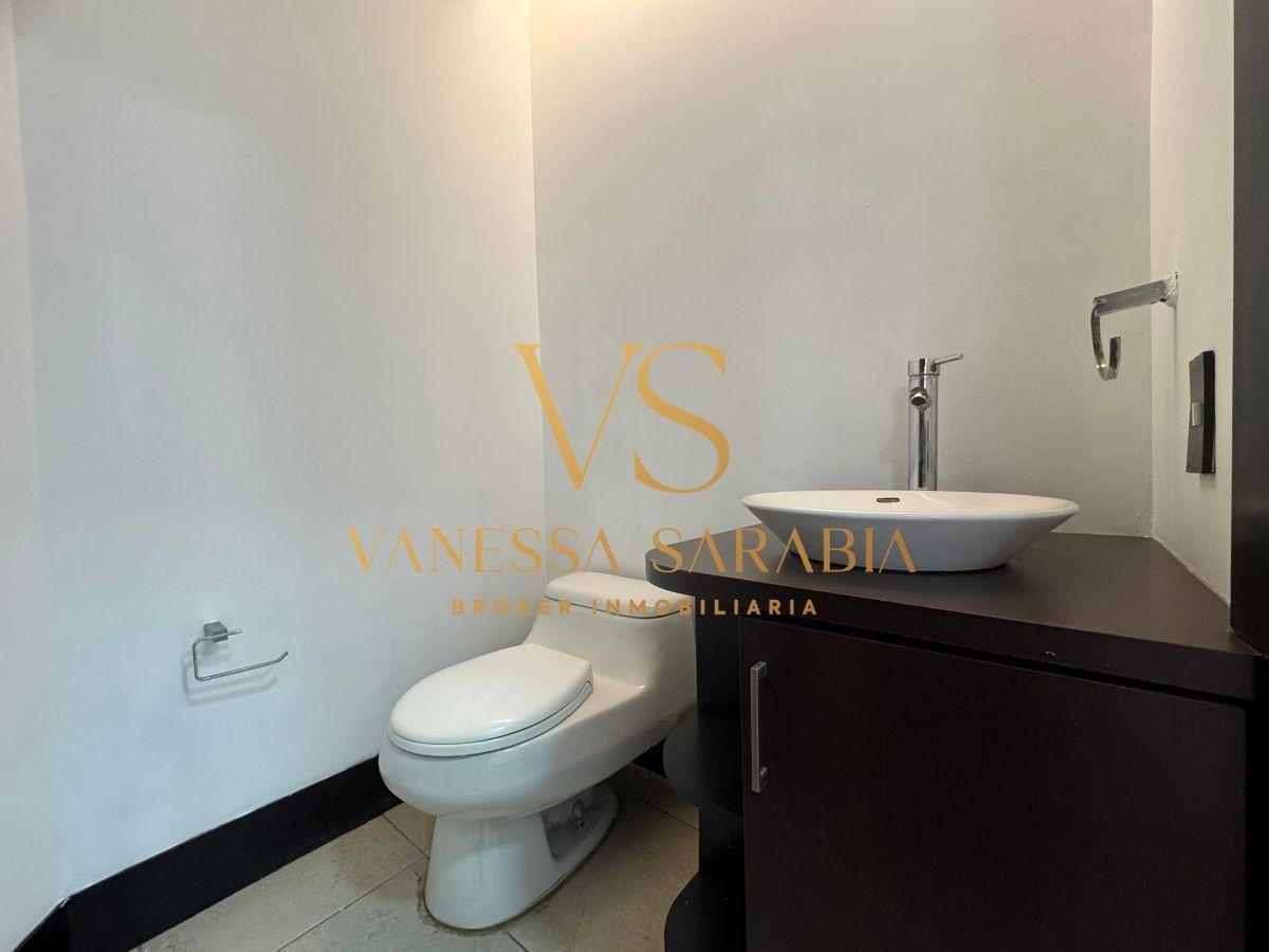 Oficina Comercial de 176 m² en Venta en La Carolina — imagen 8