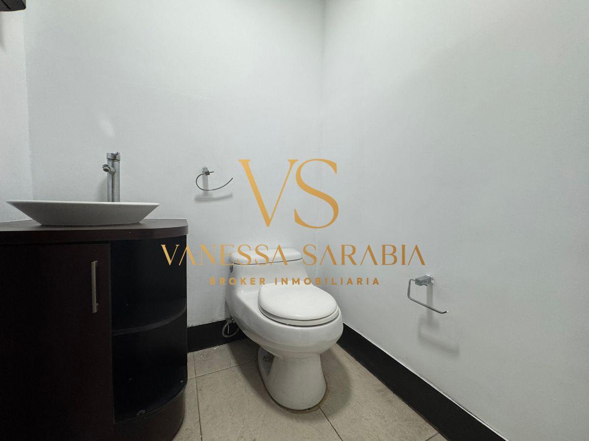 Oficina Comercial de 176 m² en Venta en La Carolina — imagen 7
