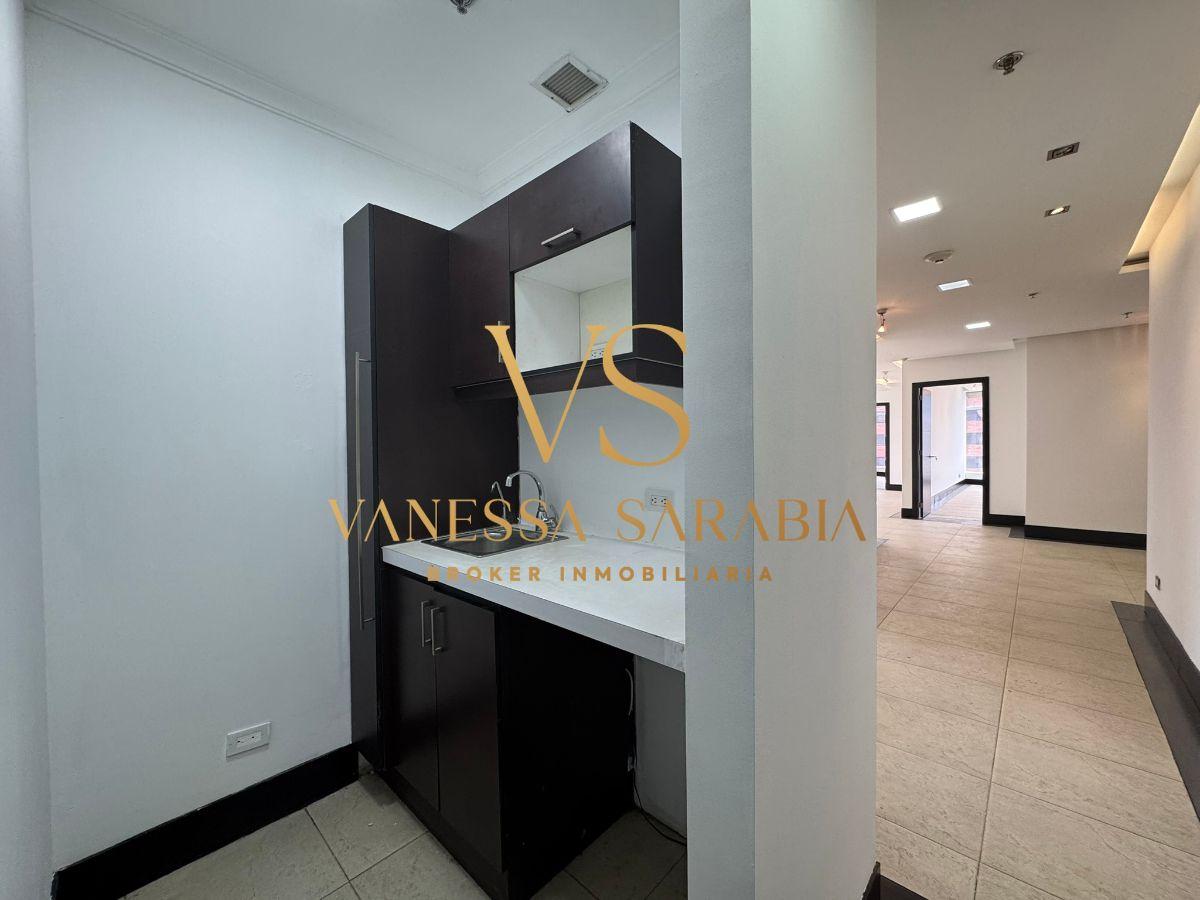Oficina Comercial de 176 m² en Venta en La Carolina — imagen 6