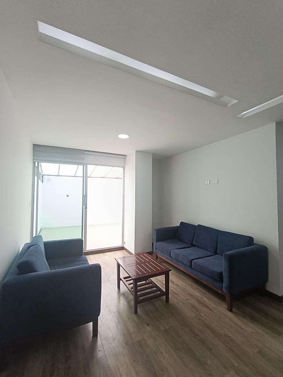 Vendo Amplio Departamento 2 Dorm. con Ascensor, Terraza 1 Parqueo — imagen 9