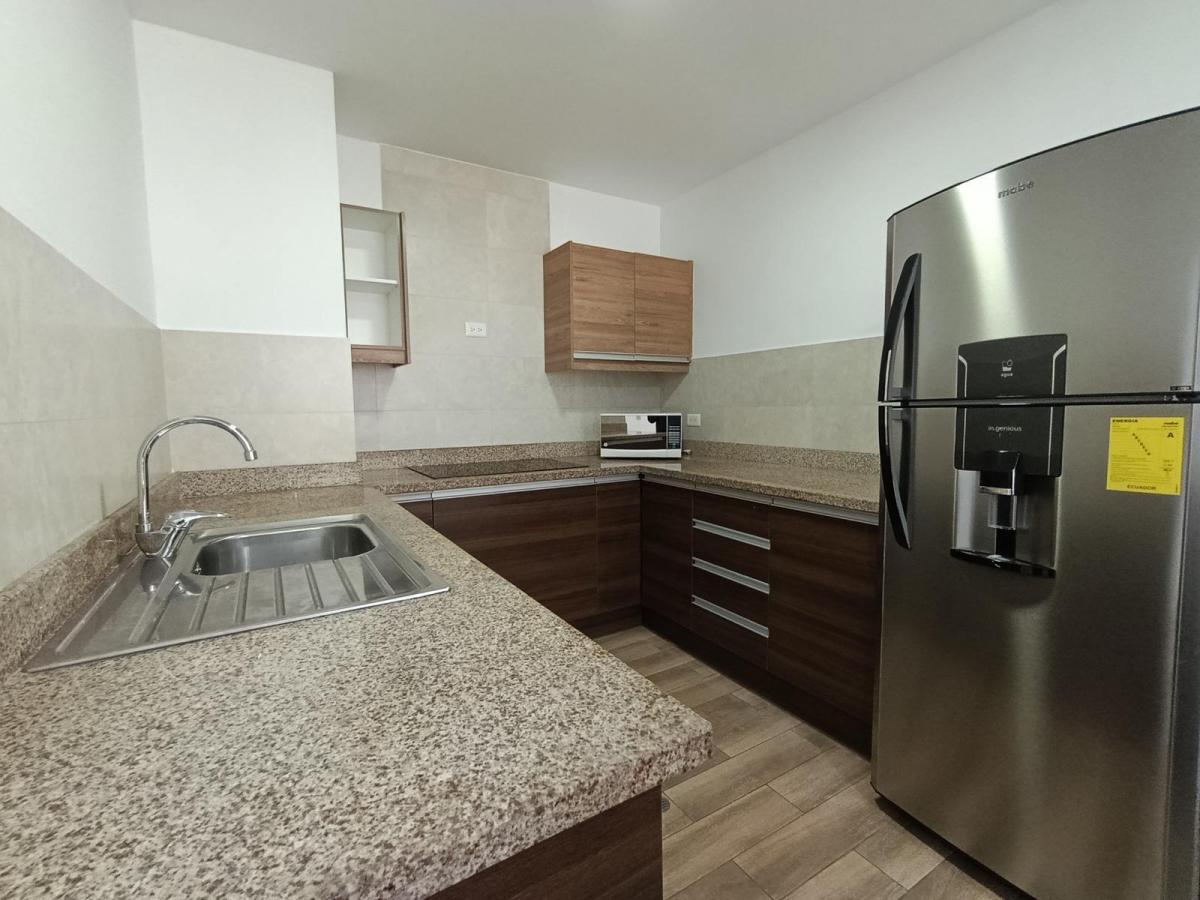 Vendo Amplio Departamento 2 Dorm. con Ascensor, Terraza 1 Parqueo — imagen 6