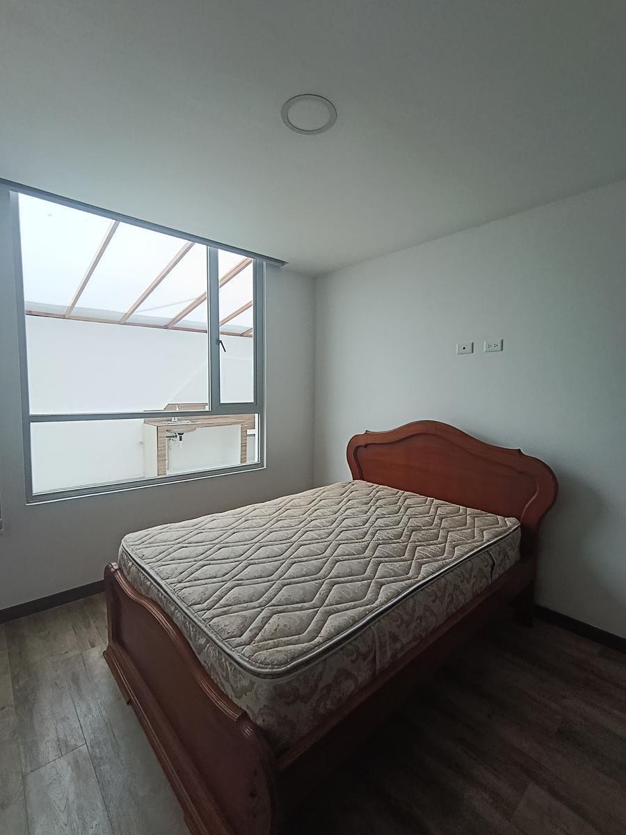 Vendo Amplio Departamento 2 Dorm. con Ascensor, Terraza 1 Parqueo — imagen 3
