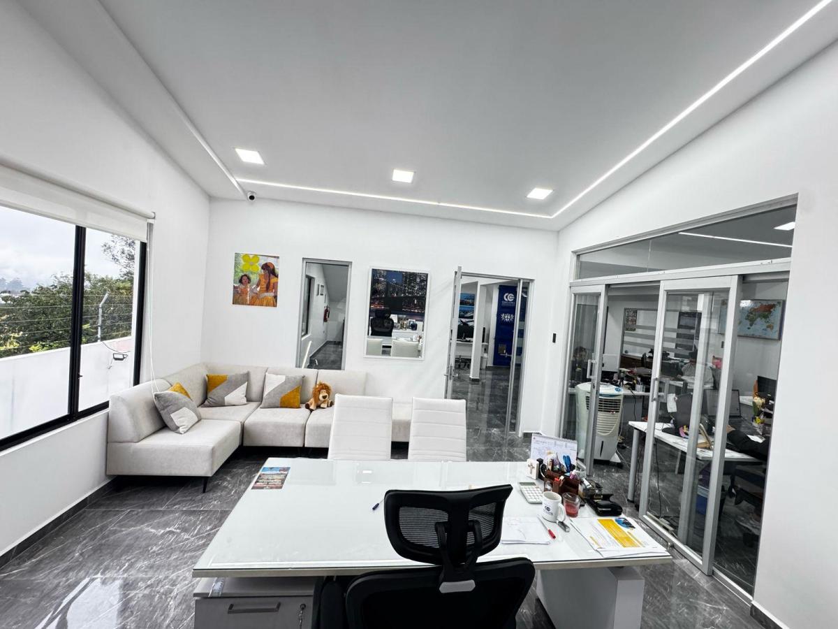 Oficina / Local Comercial Moderno en Venta — imagen 3