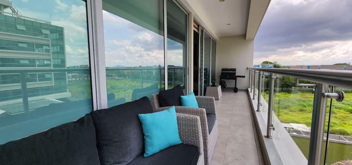 Departamento en Venta Full Amoblado en Arcos Plaza, Guayas — imagen 7
