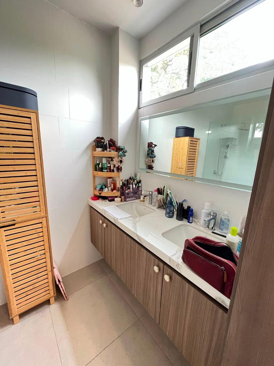 Vendo Lindo Departamento en Samborondon, Puerta Al Rio, 18 Meses de Antigüedad, 2 Parqueos, Guayas — imagen 4