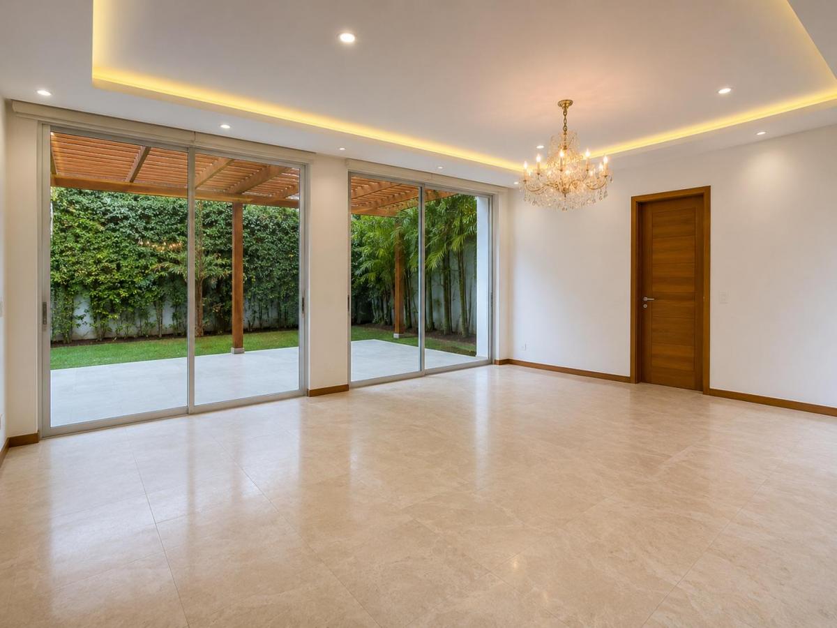 Casa en Venta – La Viña, Cumbayá: Acabados de Lujo | 230 m² de Jardín | Piscina | Parque Seguridad — imagen 7