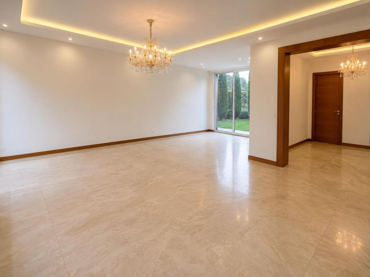 Casa en Venta – La Viña, Cumbayá: Acabados de Lujo | 230 m² de Jardín | Piscina | Parque Seguridad — imagen 6