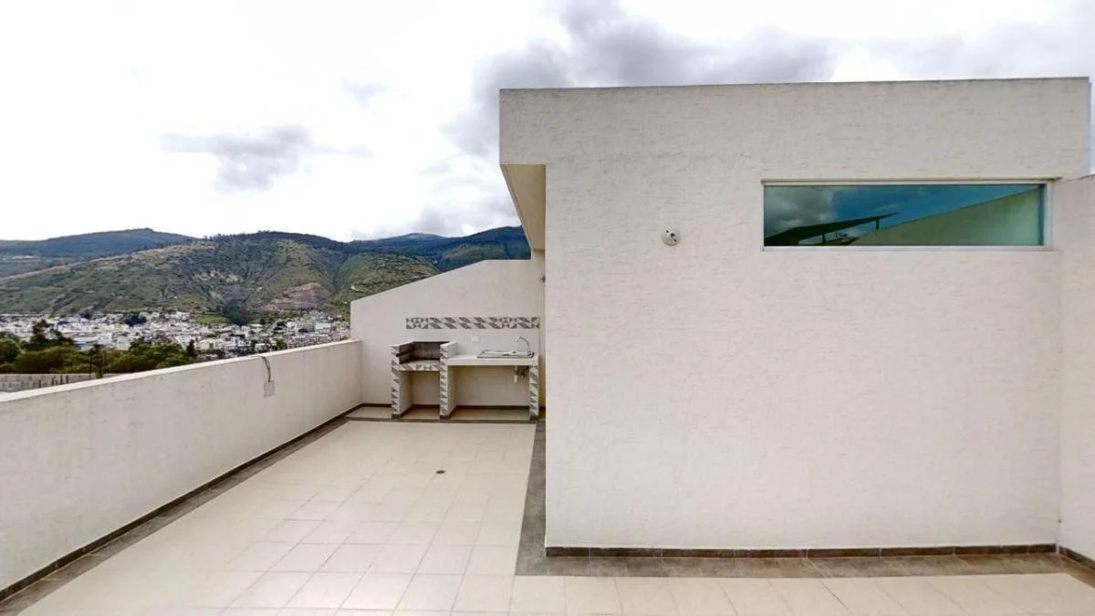 Amplia Casa en La Josefina – Carcelén — imagen 3