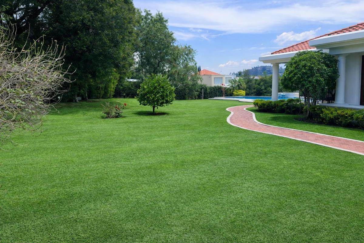 Casa con Piscina en Venta Cumbayá 2.000 m² Terreno Quito Ecuador — imagen 5
