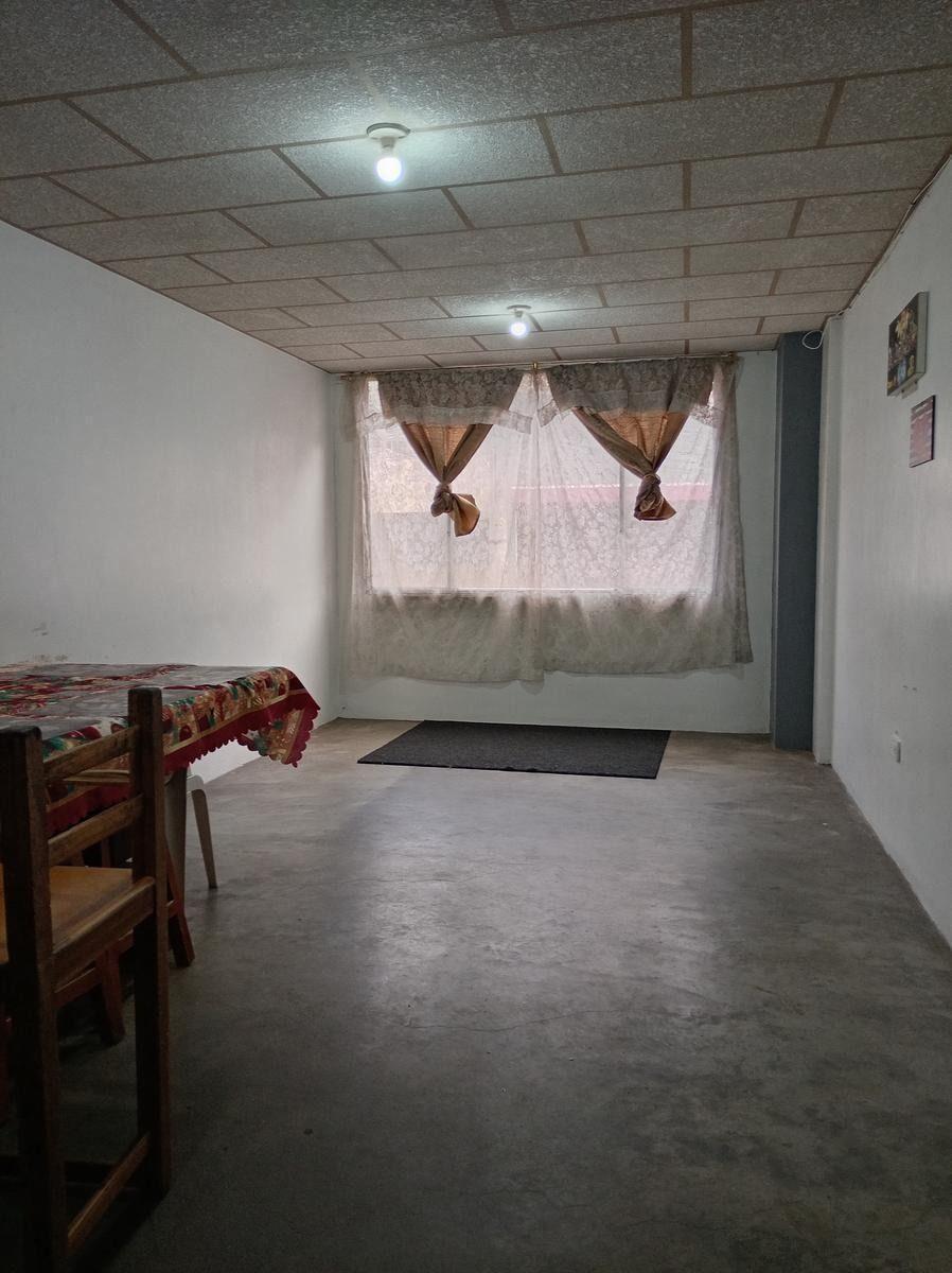 Casa Rentera en Venta con Local Comercial — imagen 7