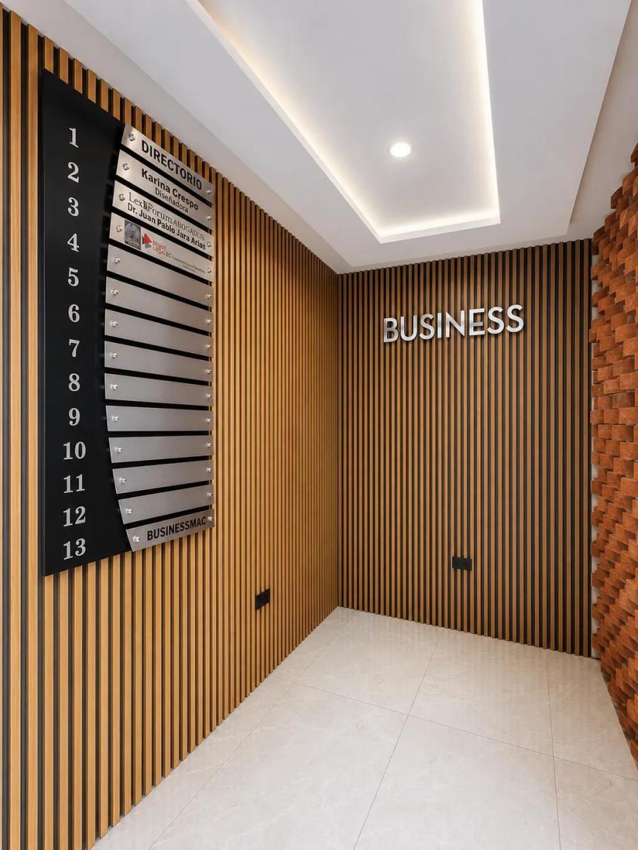 Oficina Moderna en Venta – Edificio Business, Cuenca, Azuay — imagen 3