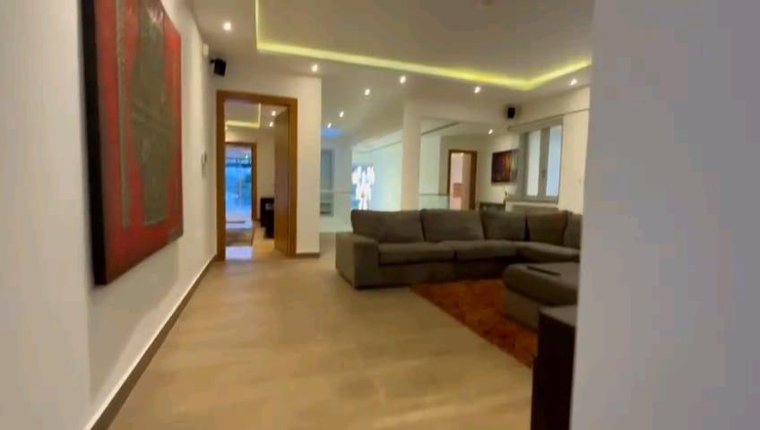Casa de Lujo en Venta con Cine Jardín y Terraza en Quito Campo Alegre — imagen 8