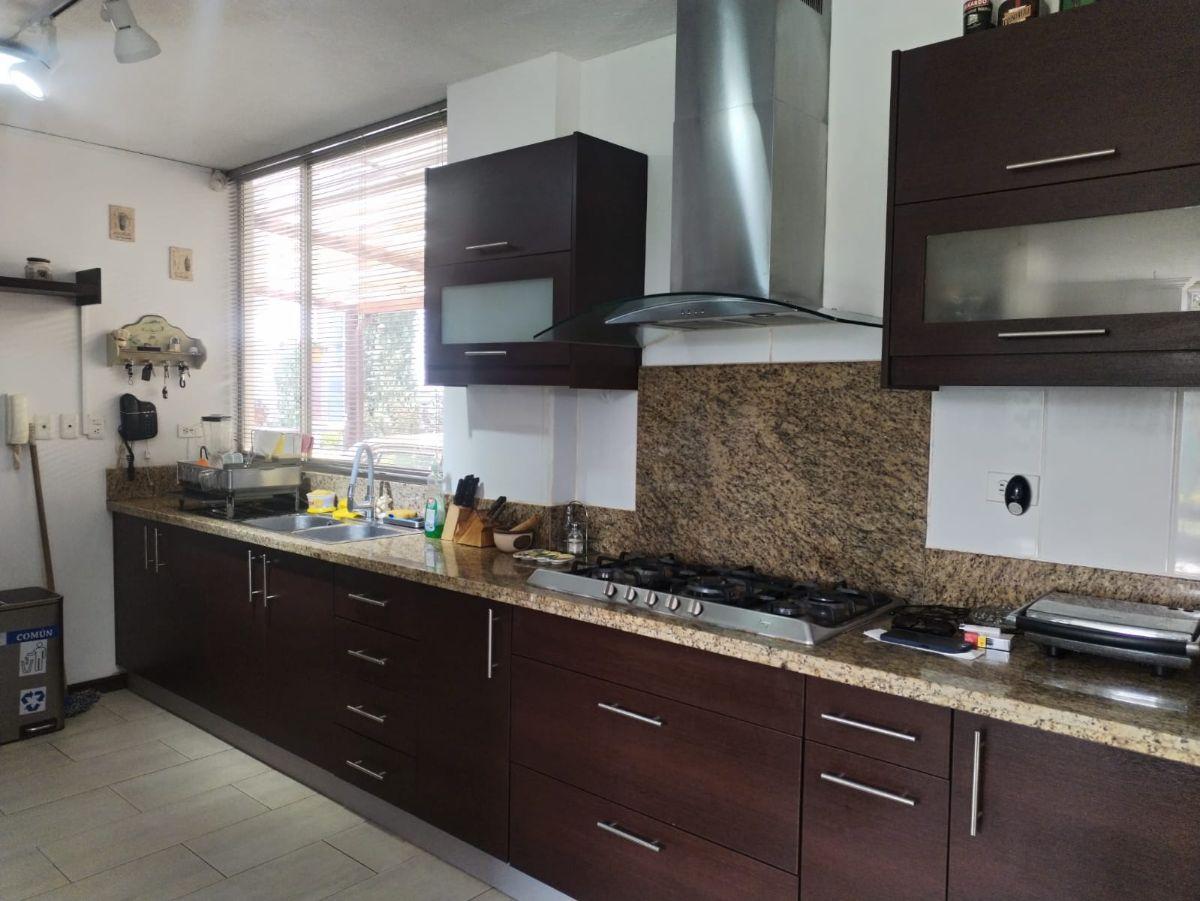 Excelente Casa en Tumbaco (La Ceramica) — imagen 3