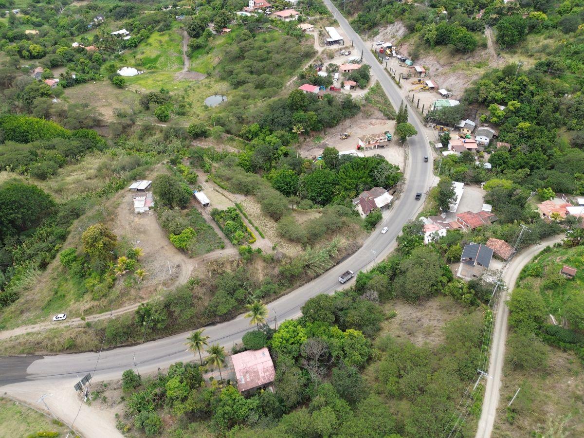 Lote en Yunguilla a Pocos m de La Via, Azuay — imagen 5
