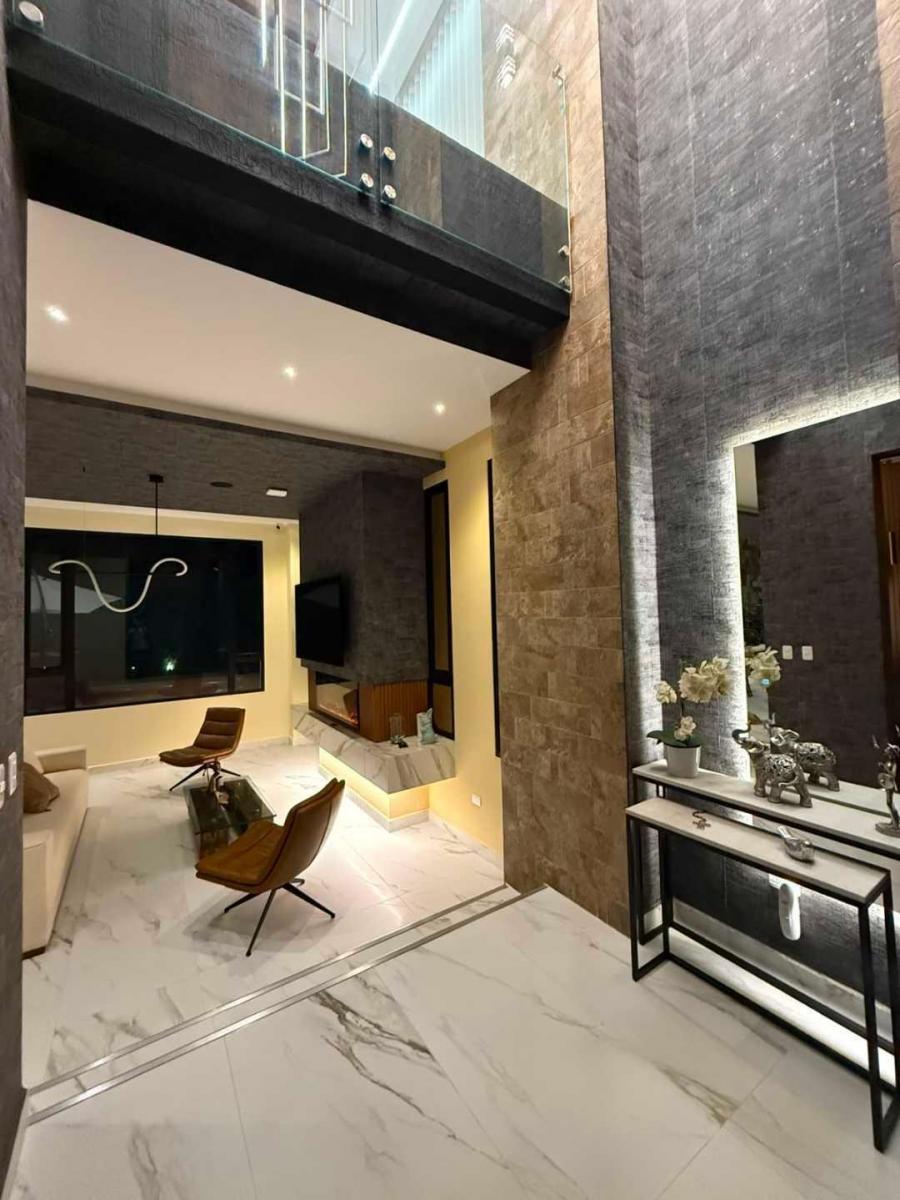 Casa de Lujo con Piscina en Venta Puembo Cerca Club Arrayanes — imagen 9