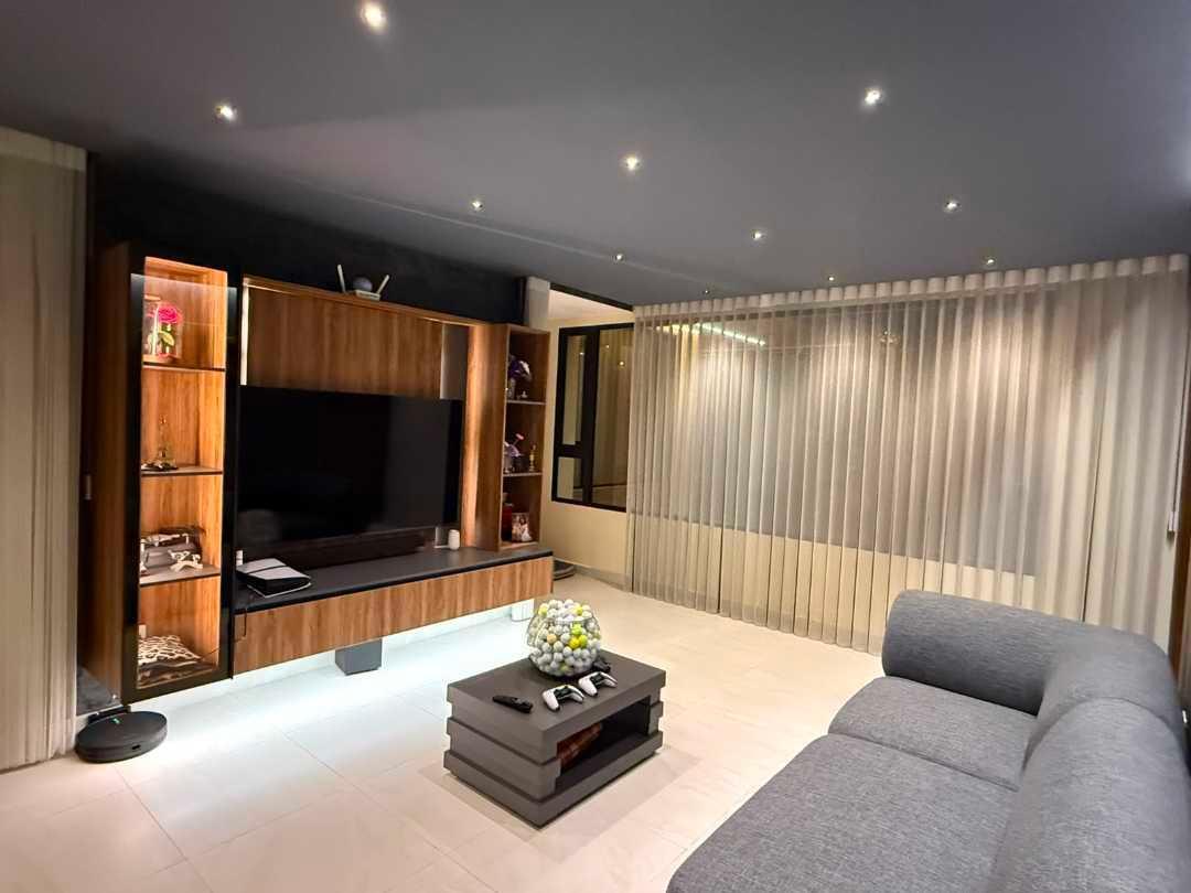 Casa de Lujo con Piscina en Venta Puembo Cerca Club Arrayanes — imagen 7