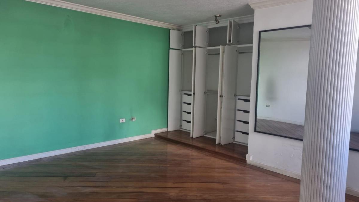 Venta Casa Grande por La Carlos Salas Cerca Comité del Pueblo Norte de Quito Inversionistas — imagen 9