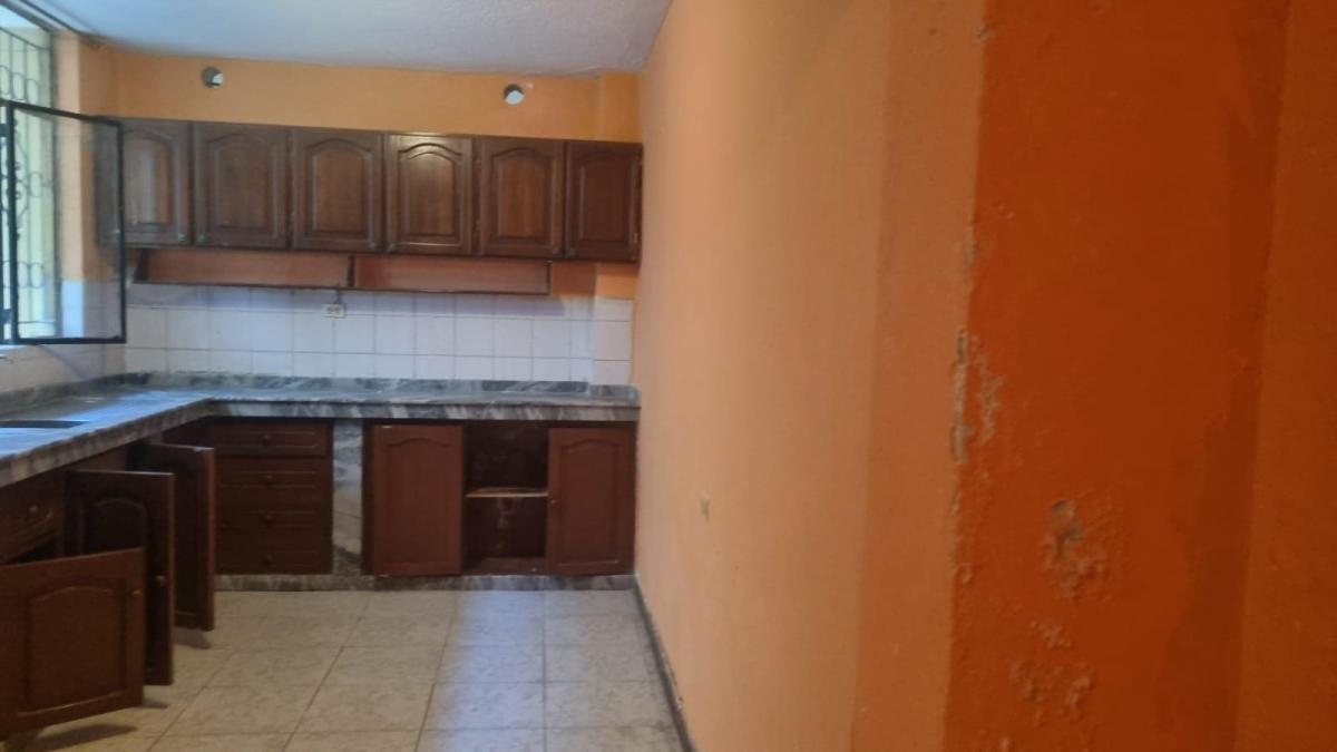 Venta Casa Grande por La Carlos Salas Cerca Comité del Pueblo Norte de Quito Inversionistas — imagen 4