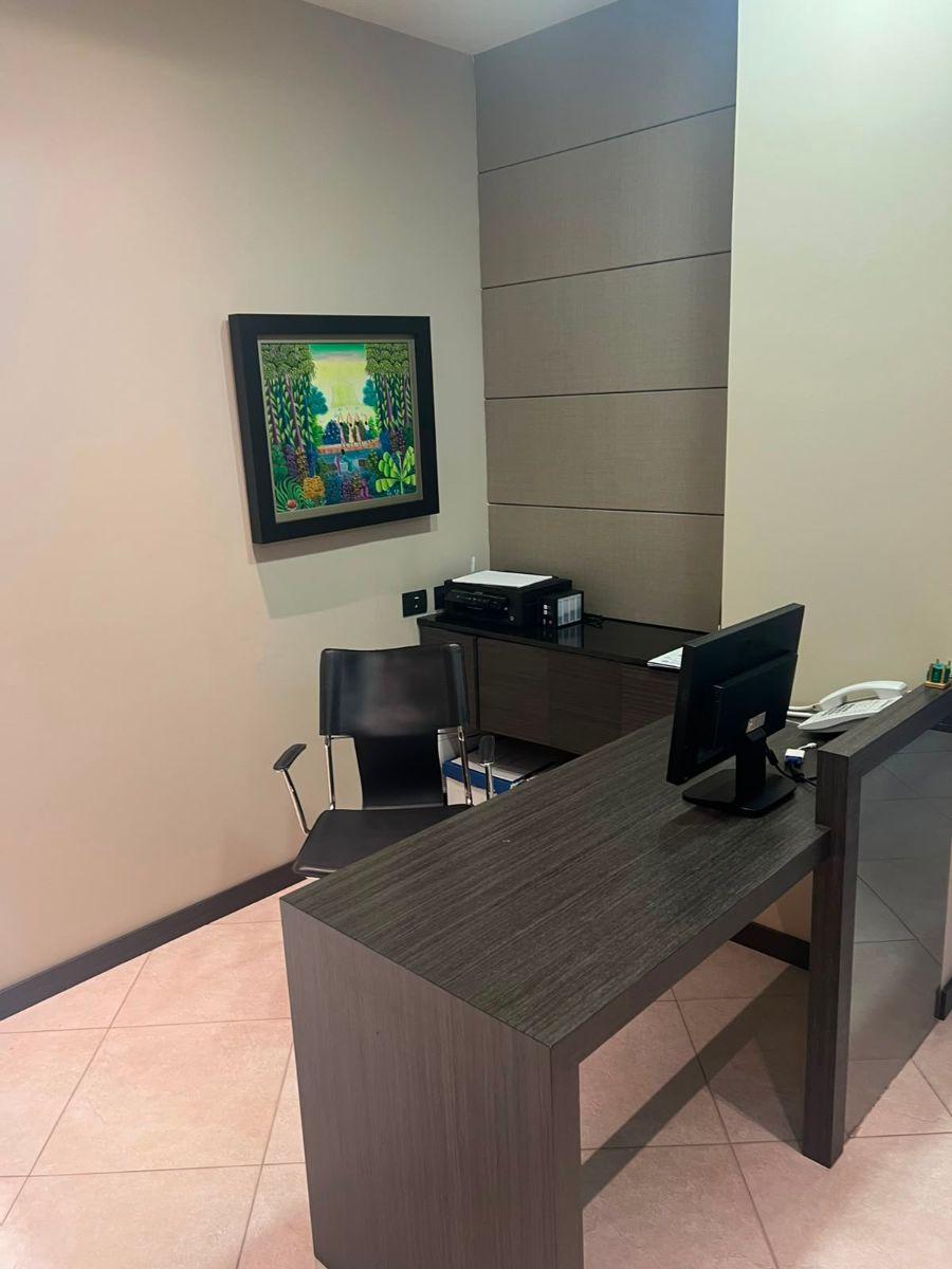 Vendo Linda Oficina Cumbaya 65 m, Site Center, Totalmente Amoblada $ Parqueo, cafeteria — imagen 6
