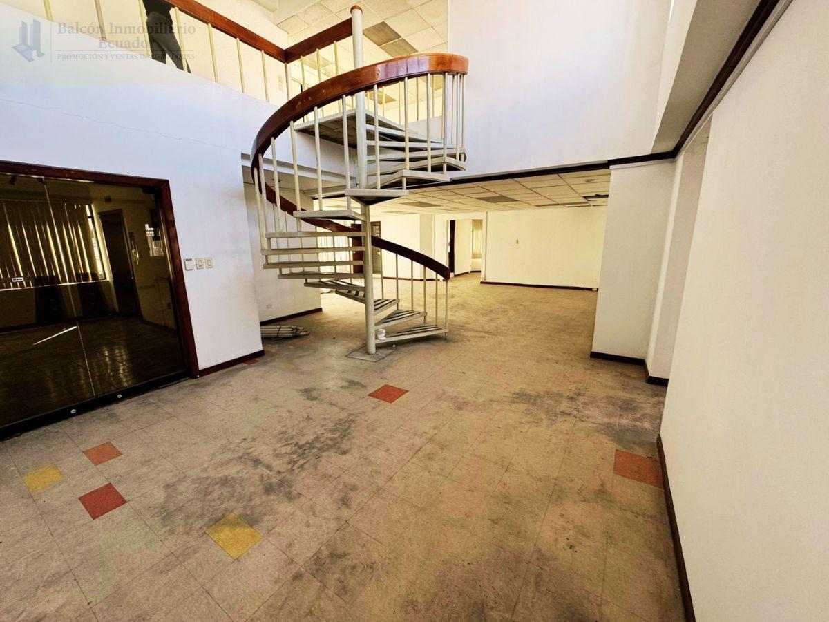 Oficina 408 m² Mas 8 Parqueaderos Cubiertos y Bodega en Venta en La Carolina Norte de Quito — imagen 7