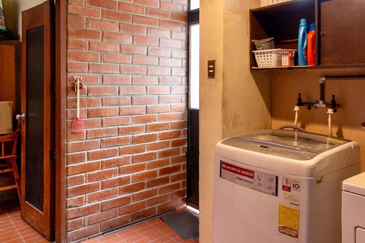 Casas en Venta en Quito Sector Rumipamba con 5 Dorm. y Bbq — imagen 9