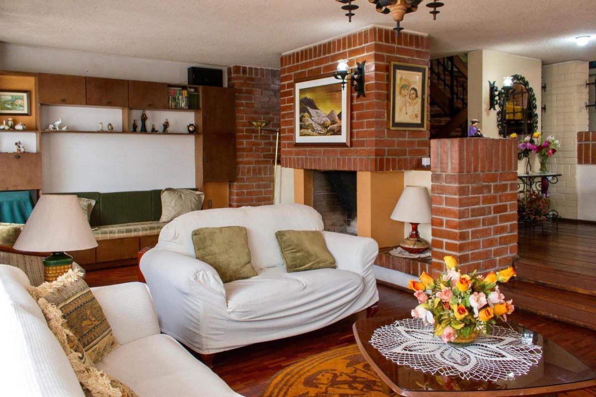 Casas en Venta en Quito Sector Rumipamba con 5 Dorm. y Bbq — imagen 6