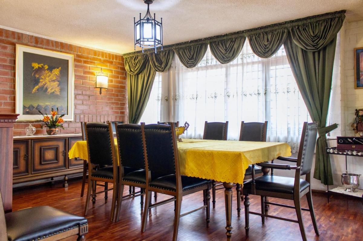 Casas en Venta en Quito Sector Rumipamba con 5 Dorm. y Bbq — imagen 4